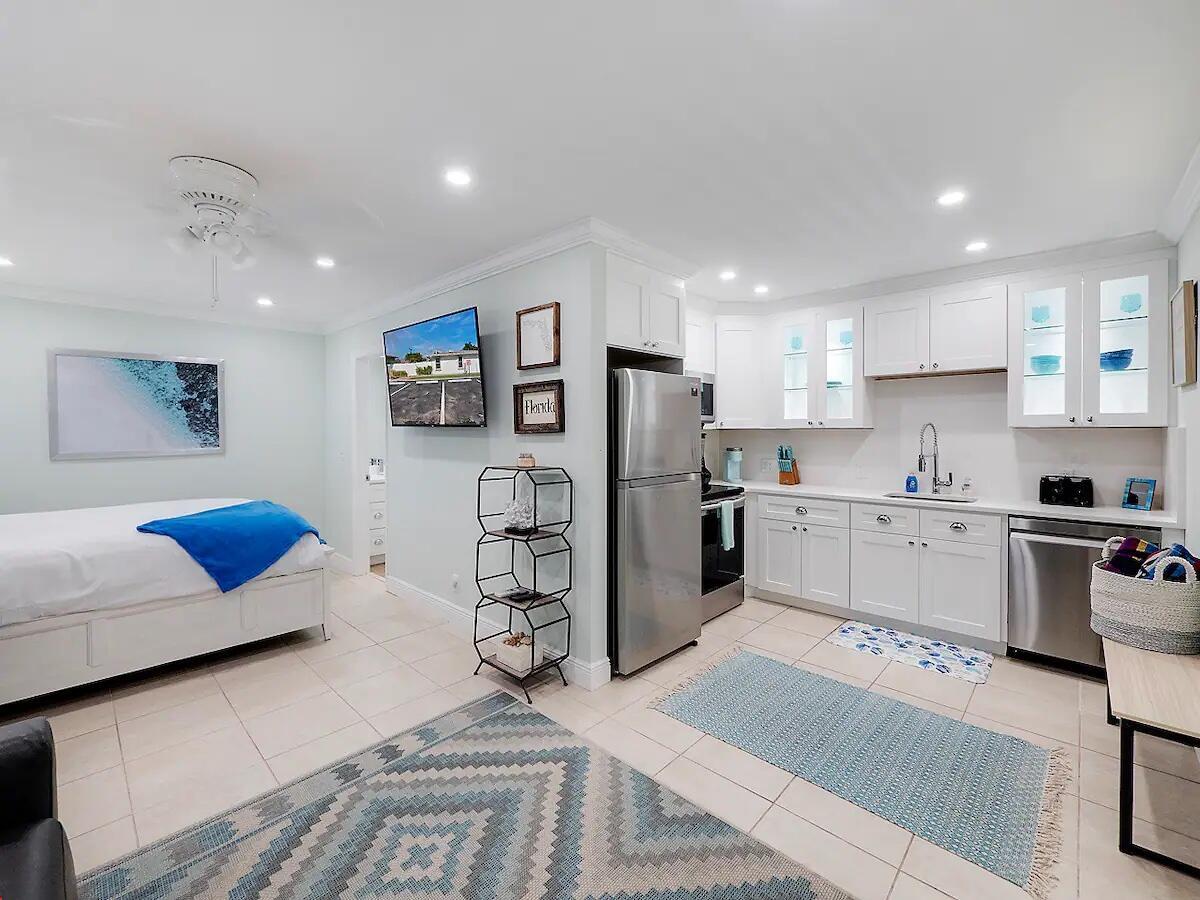 101 Sandal Ln #1,Palm Beach Shores, FL 33404