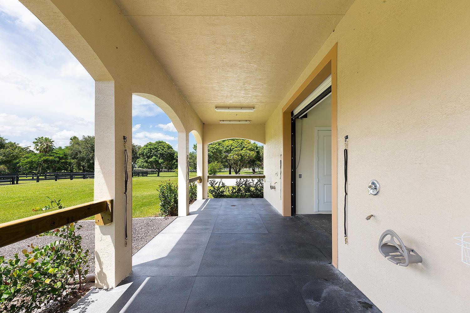 2088 Appaloosa Trl Wellington, FL 33414