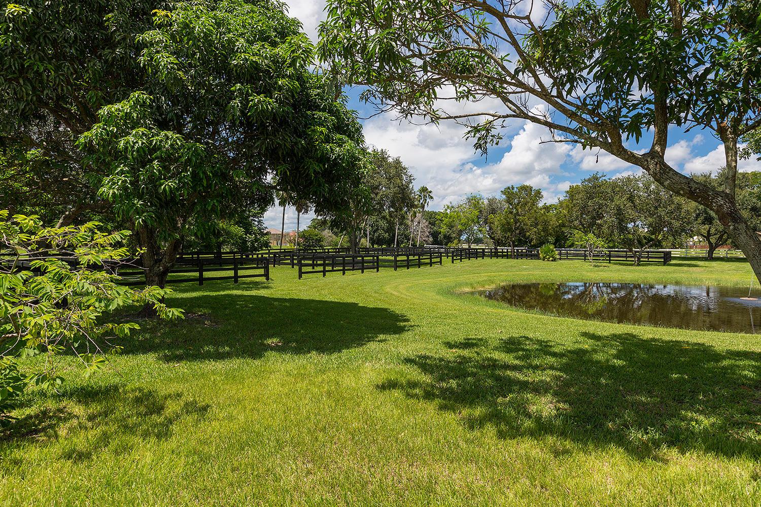 2088 Appaloosa Trl Wellington, FL 33414