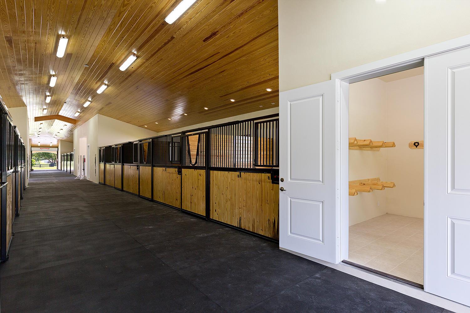 2088 Appaloosa Trl Wellington, FL 33414