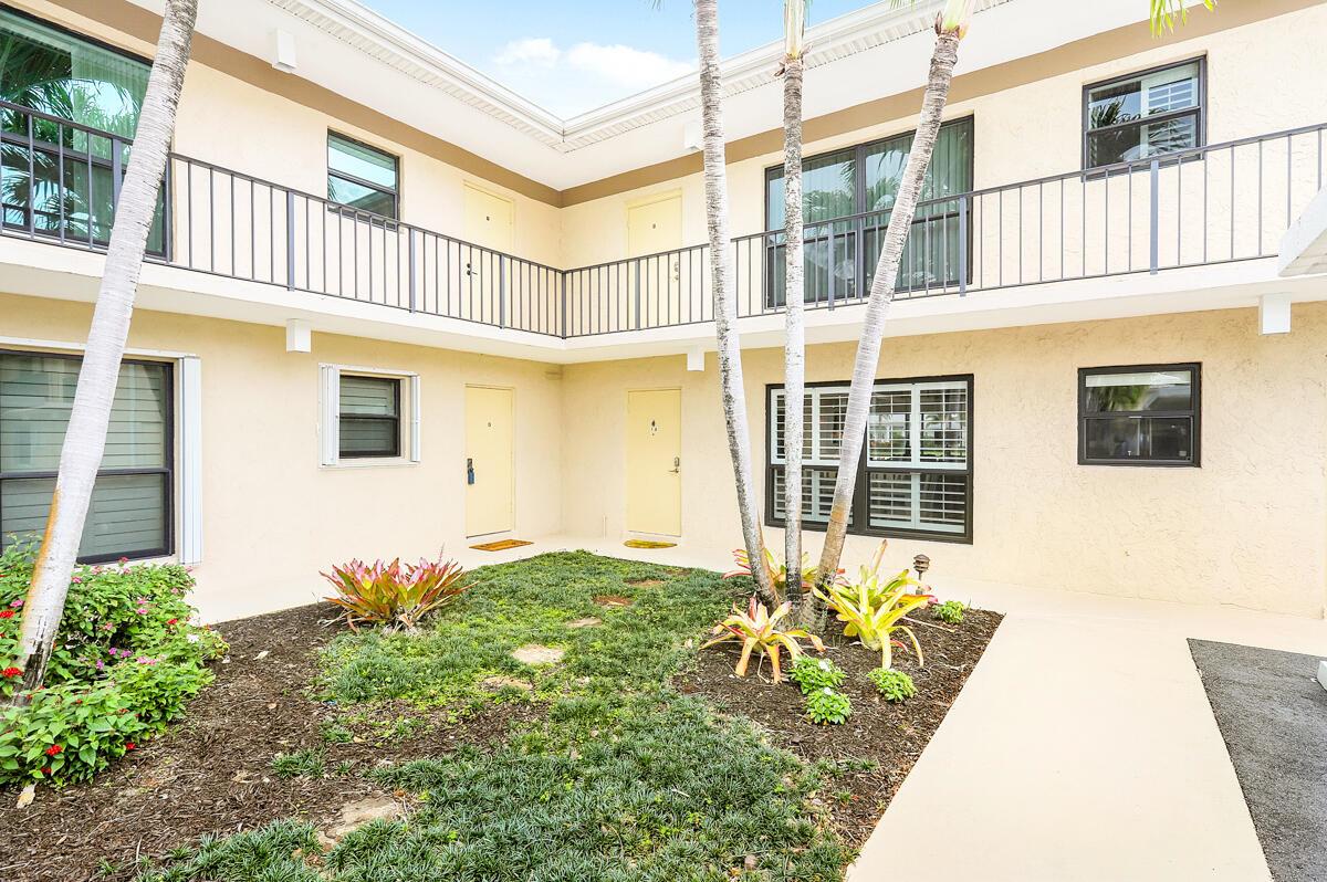 1 SE Turtle Crk Dr #A Jupiter, FL 33469