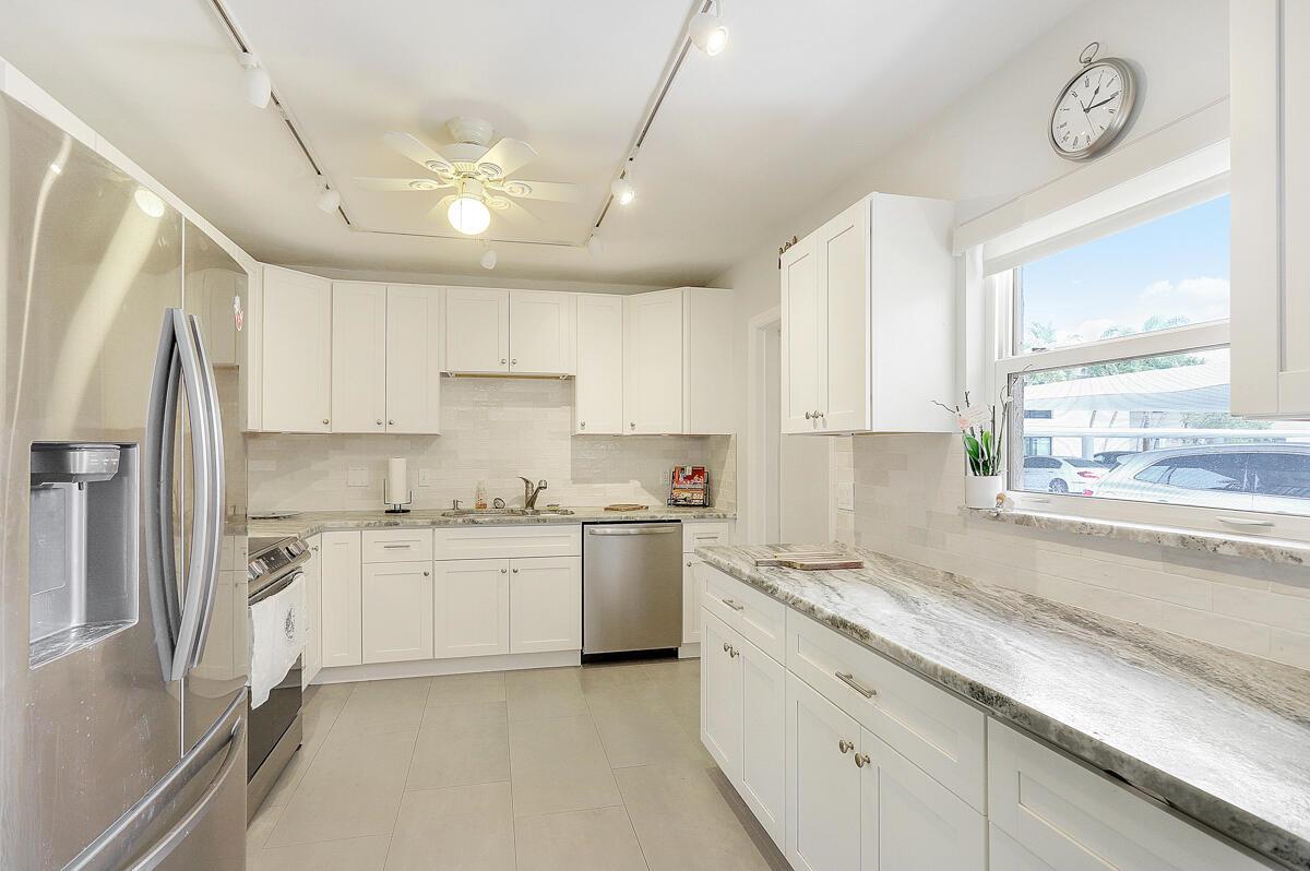 1 SE Turtle Crk Dr #A Jupiter, FL 33469