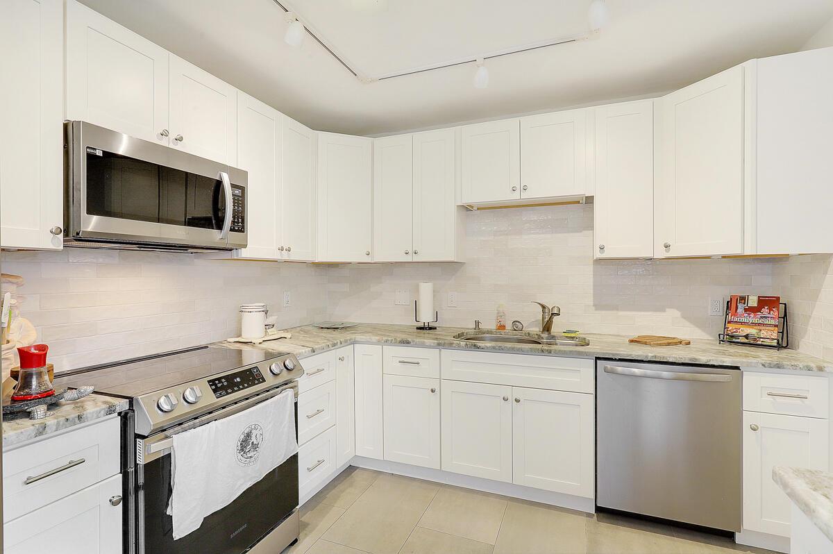 1 SE Turtle Crk Dr #A Jupiter, FL 33469