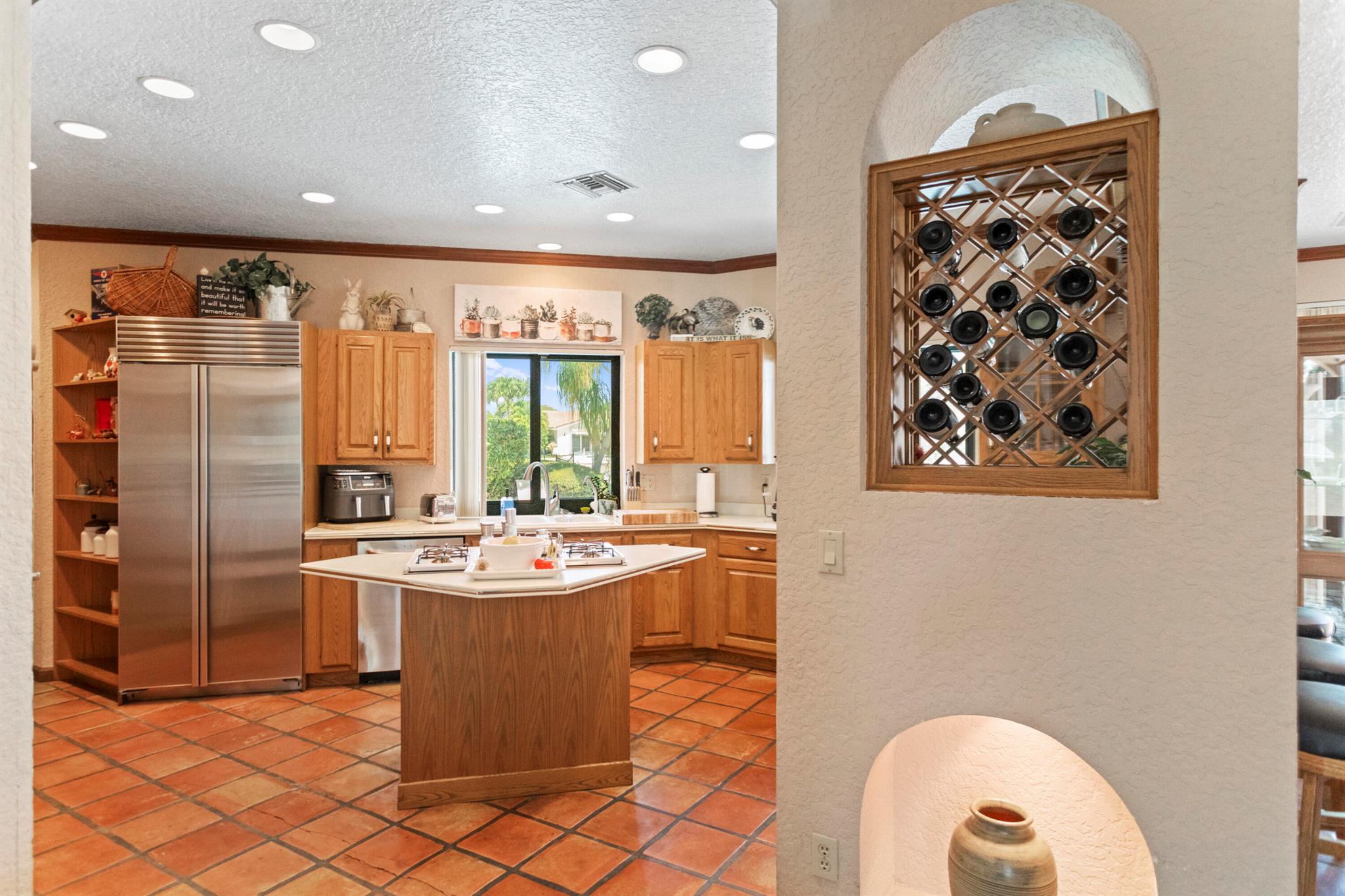 2865 NE 19th St,Pompano Beach, FL 33062