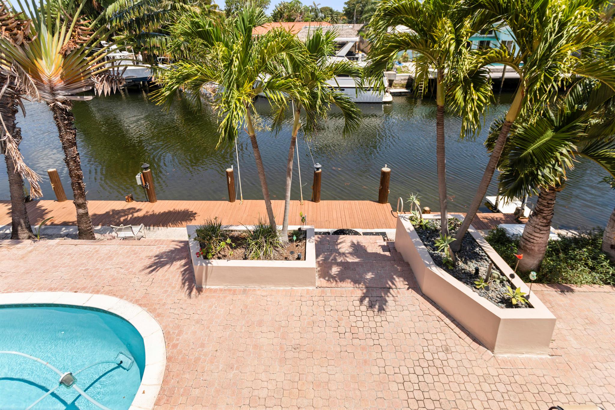 2865 NE 19th St,Pompano Beach, FL 33062