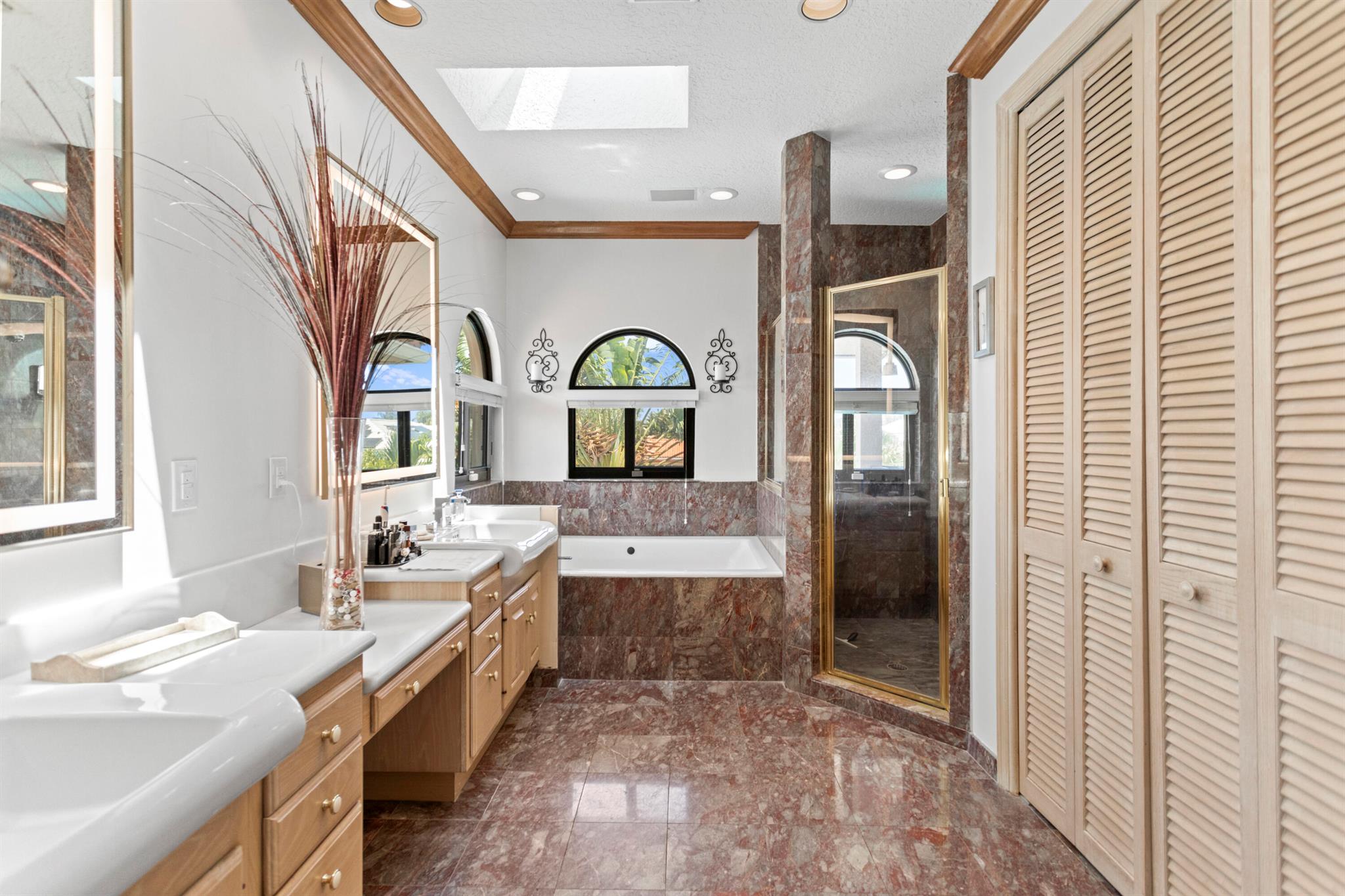 2865 NE 19th St,Pompano Beach, FL 33062