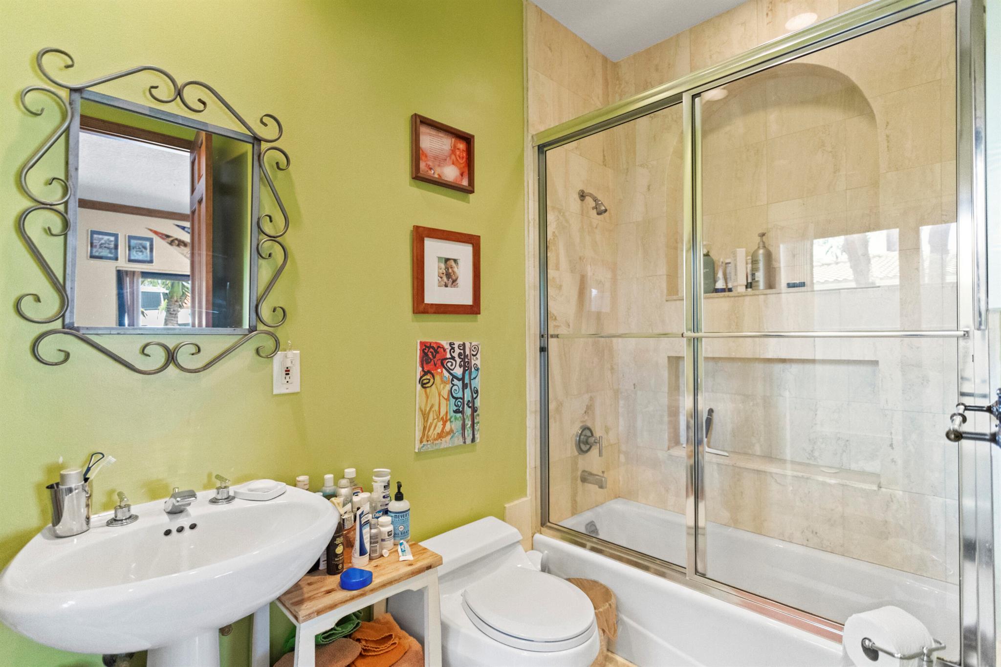 2865 NE 19th St,Pompano Beach, FL 33062