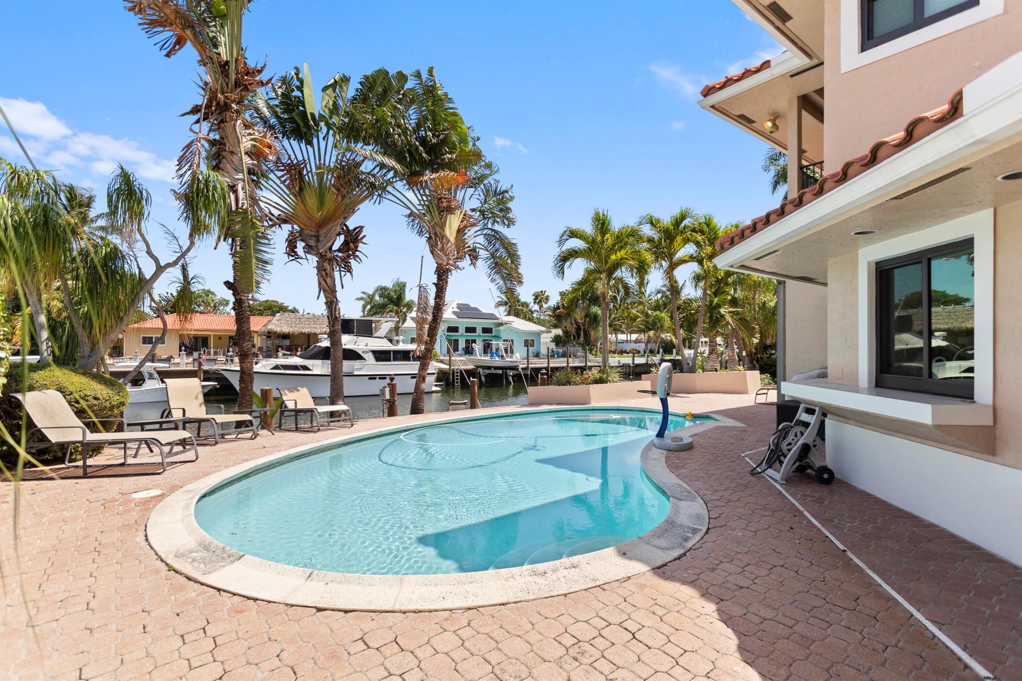 2865 NE 19th St,Pompano Beach, FL 33062