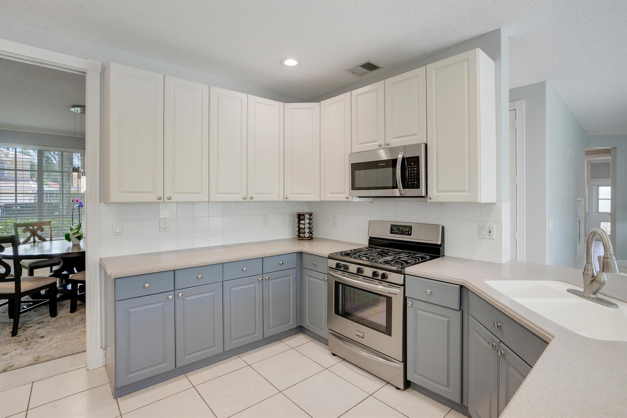 220 Blackbird Ln Jupiter, FL 33458