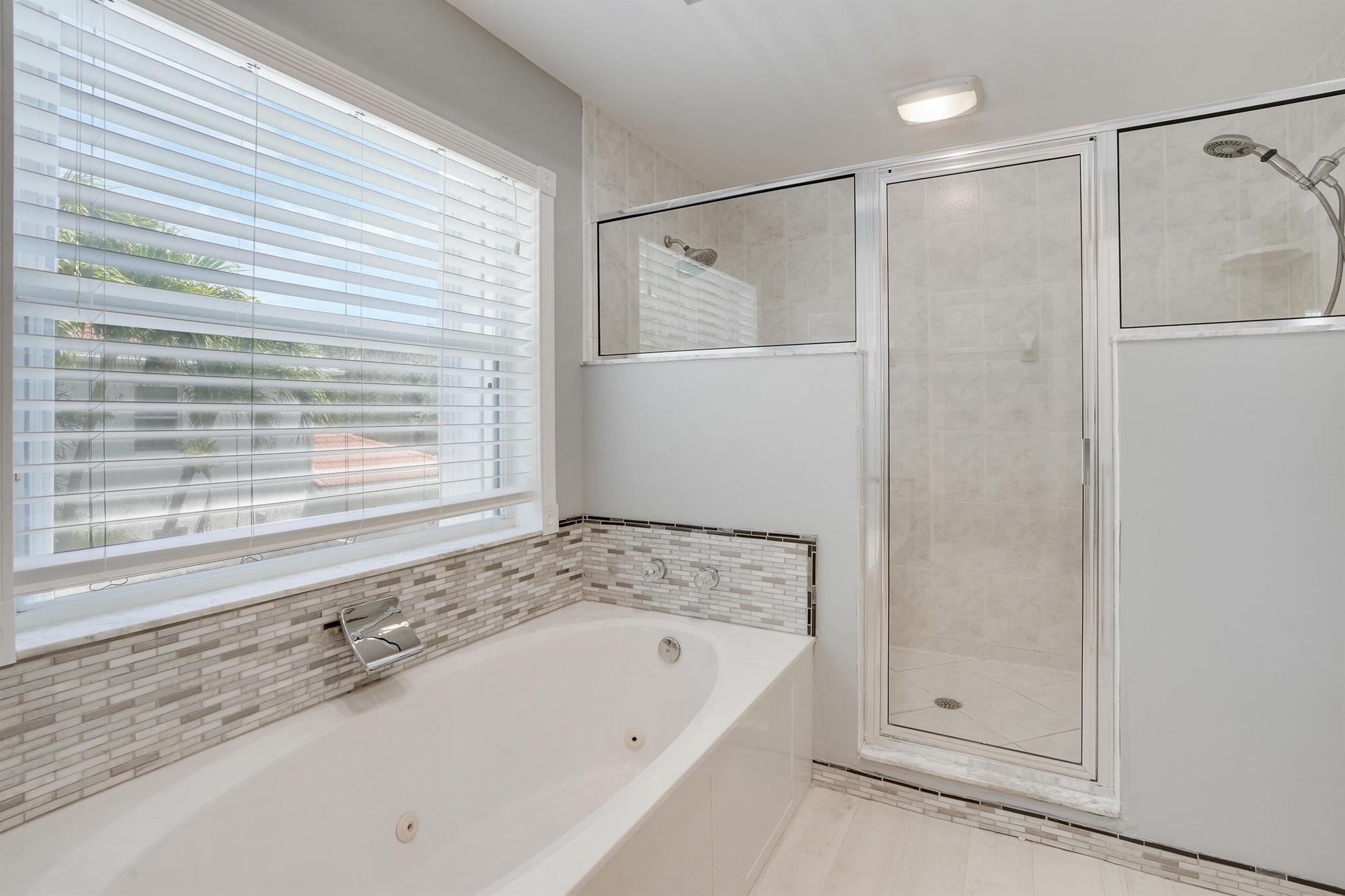 220 Blackbird Ln Jupiter, FL 33458