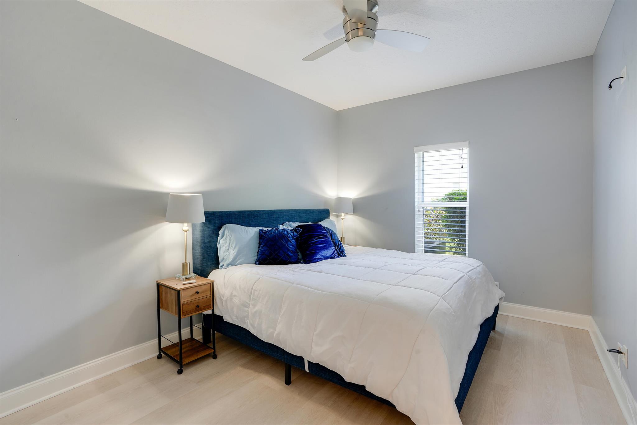 220 Blackbird Ln Jupiter, FL 33458