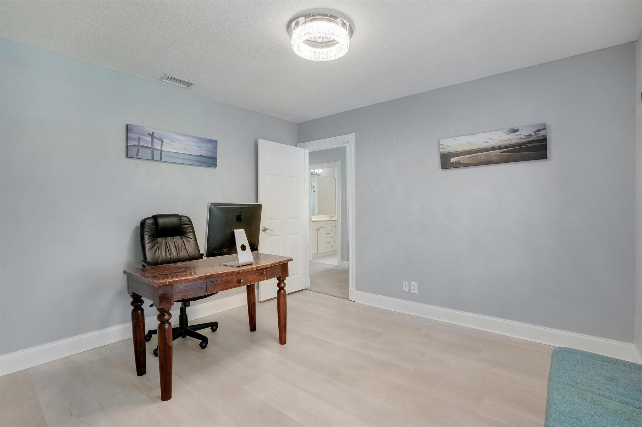 220 Blackbird Ln Jupiter, FL 33458