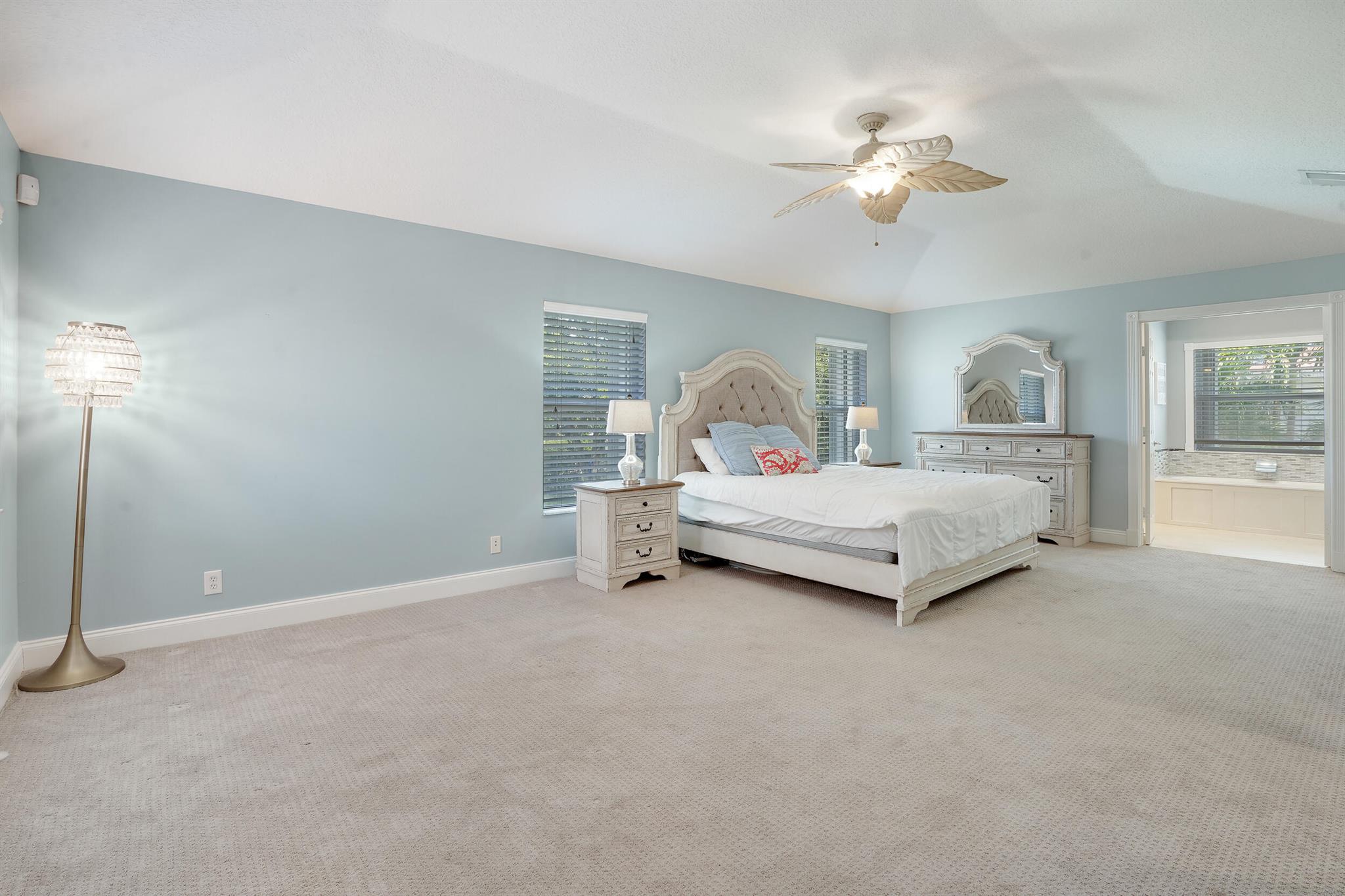 220 Blackbird Ln Jupiter, FL 33458