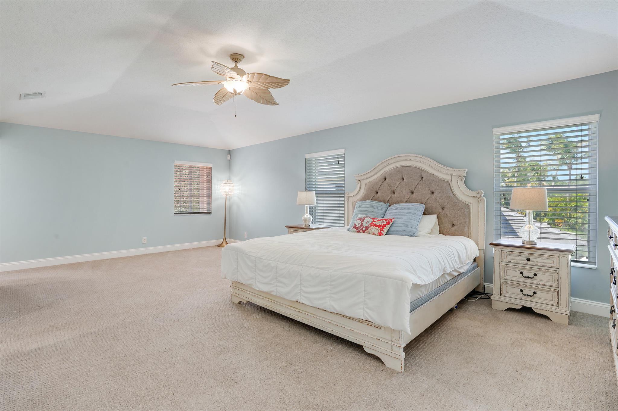 220 Blackbird Ln Jupiter, FL 33458