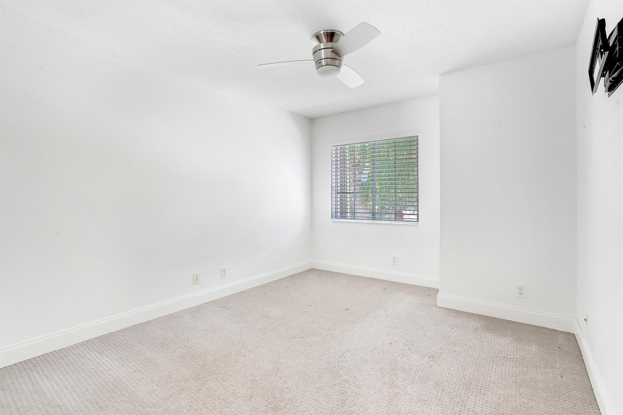 220 Blackbird Ln Jupiter, FL 33458