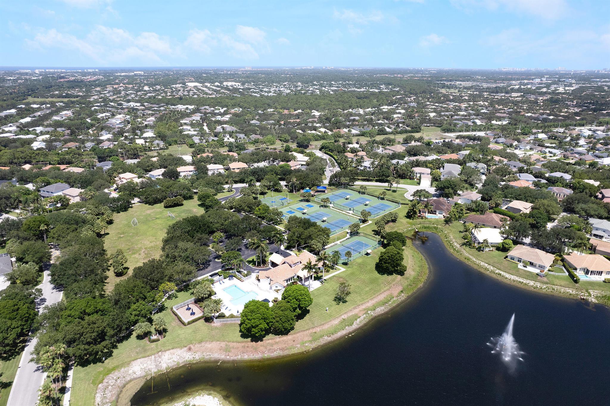 220 Blackbird Ln Jupiter, FL 33458