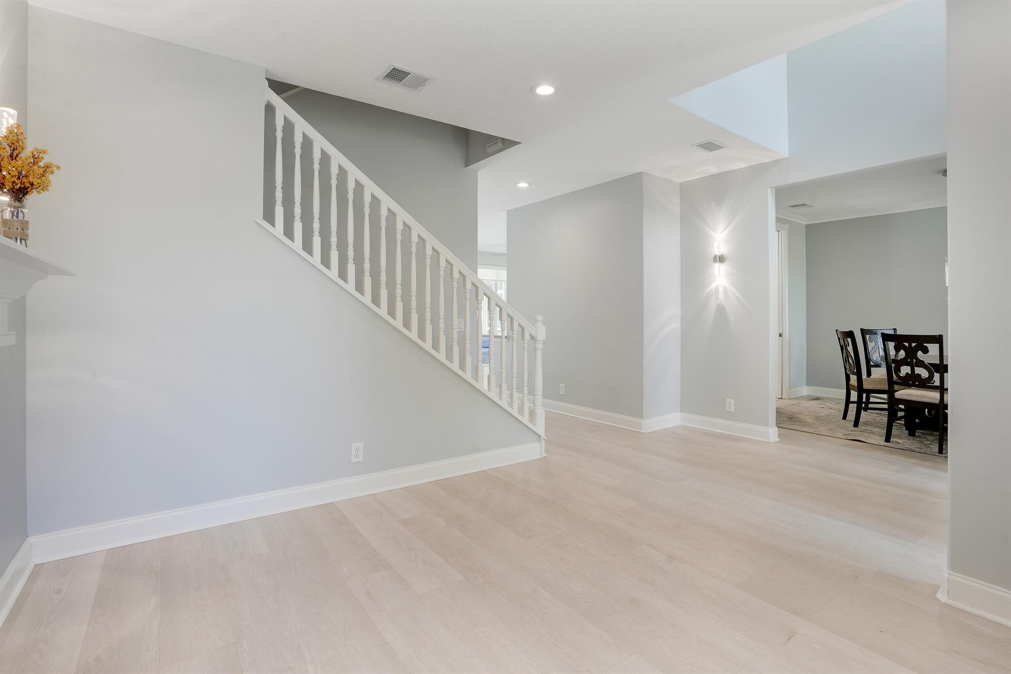 220 Blackbird Ln Jupiter, FL 33458