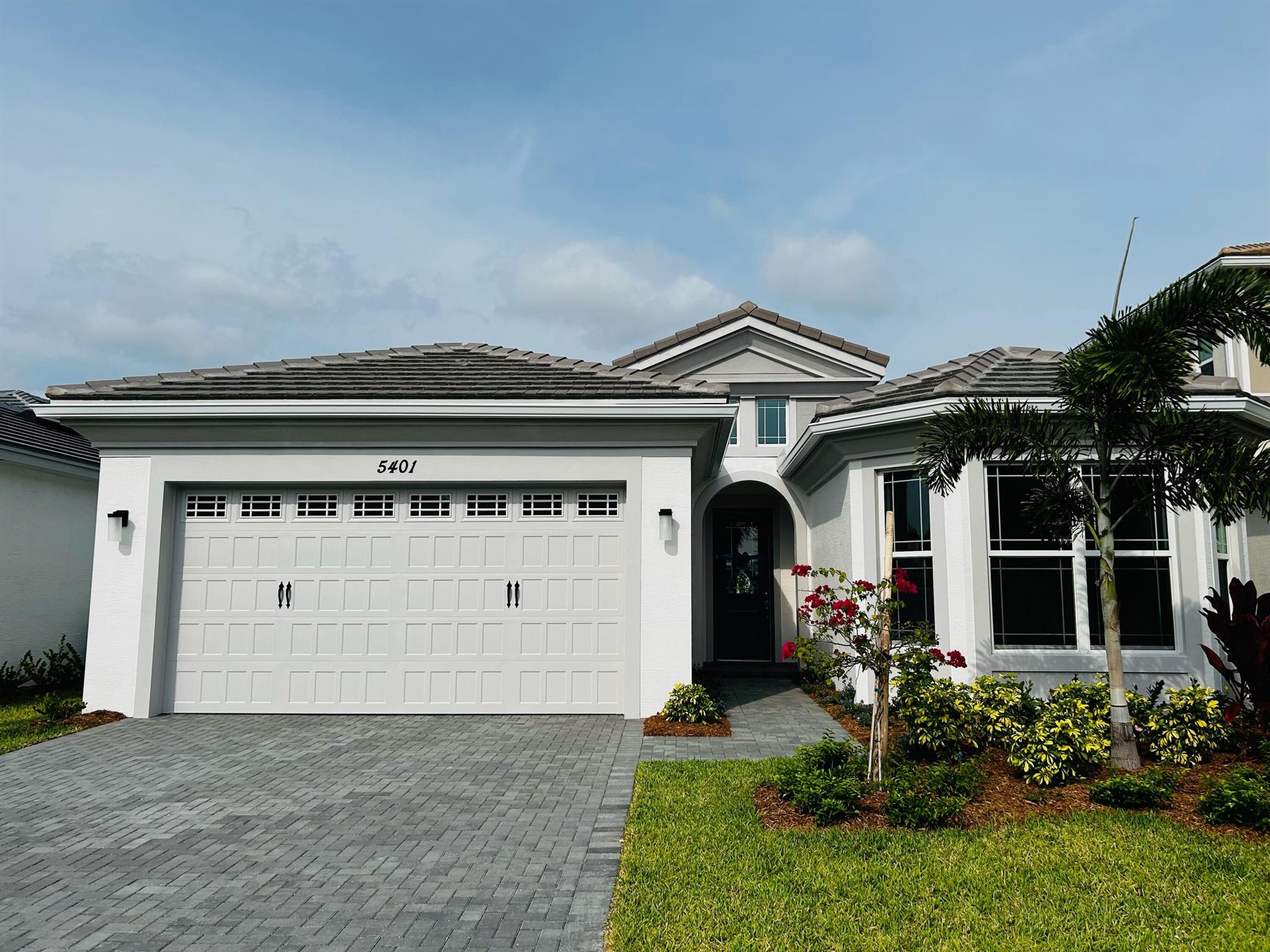 5401 Pecan Dr
