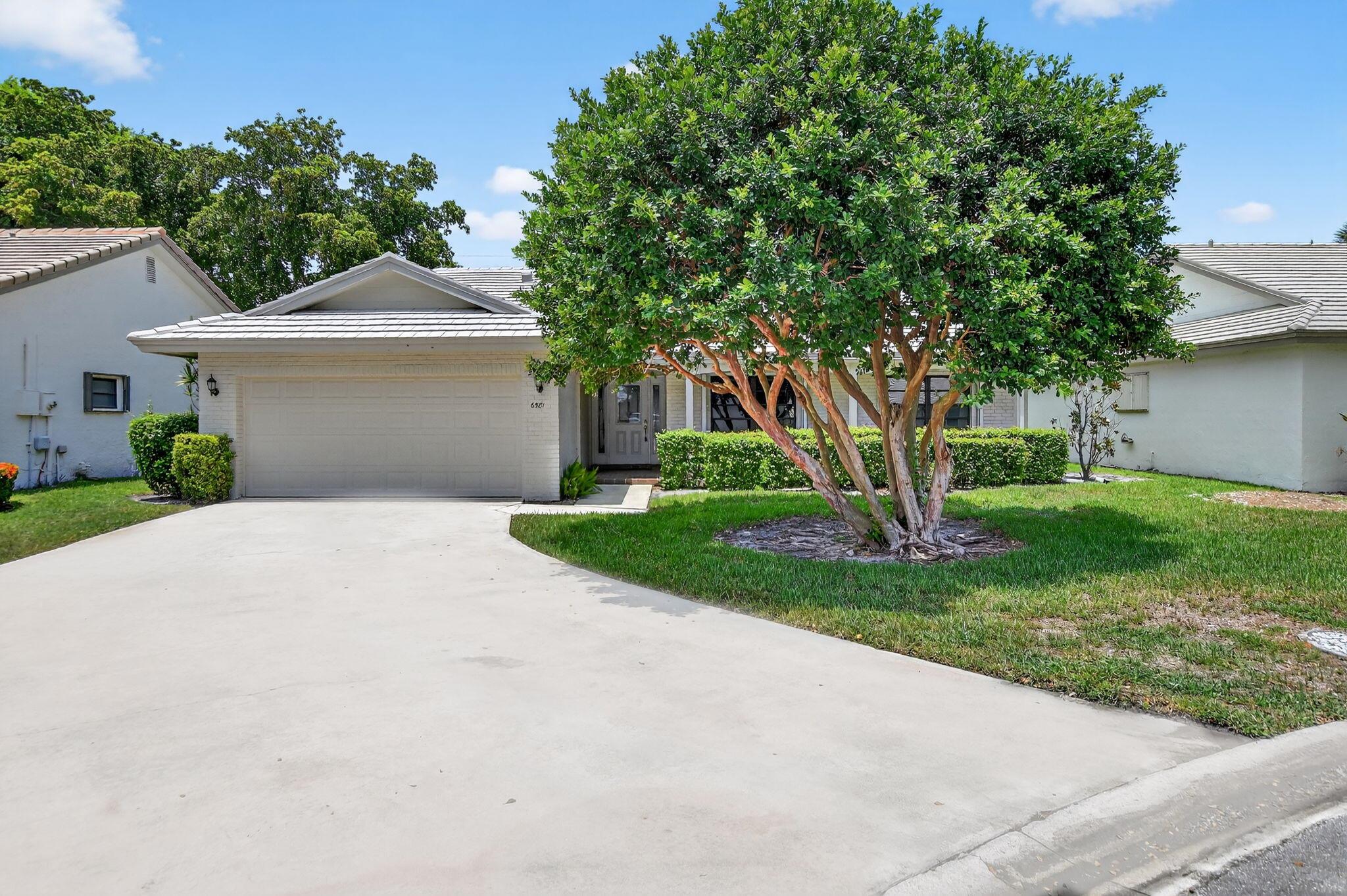 6581 Casabella Ln