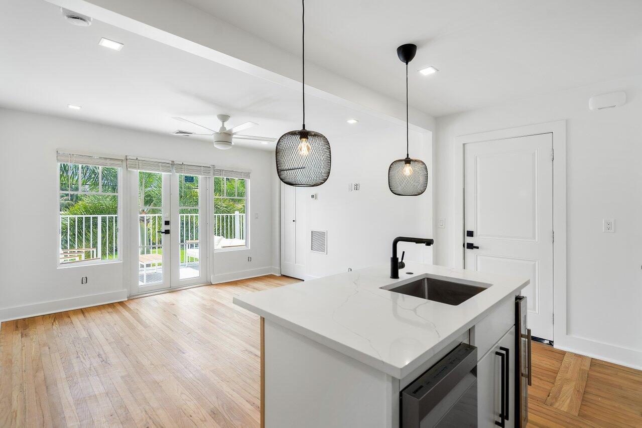 401 NE 2nd Ave #7