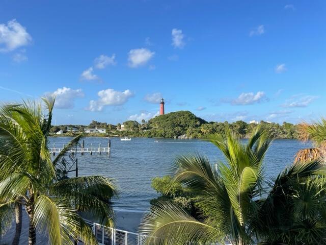 3008 Fairway Dr Jupiter, FL 33477