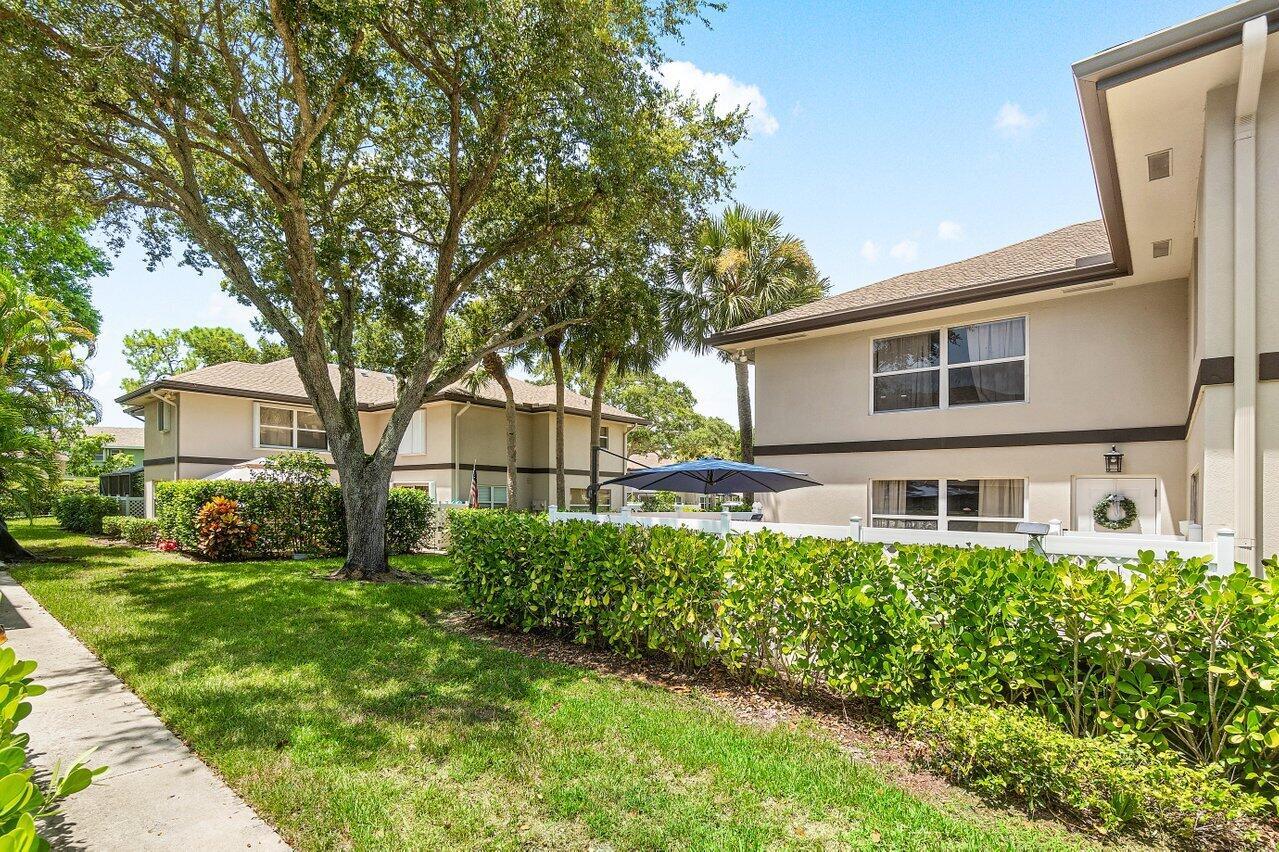 33 Clinton Ct #C