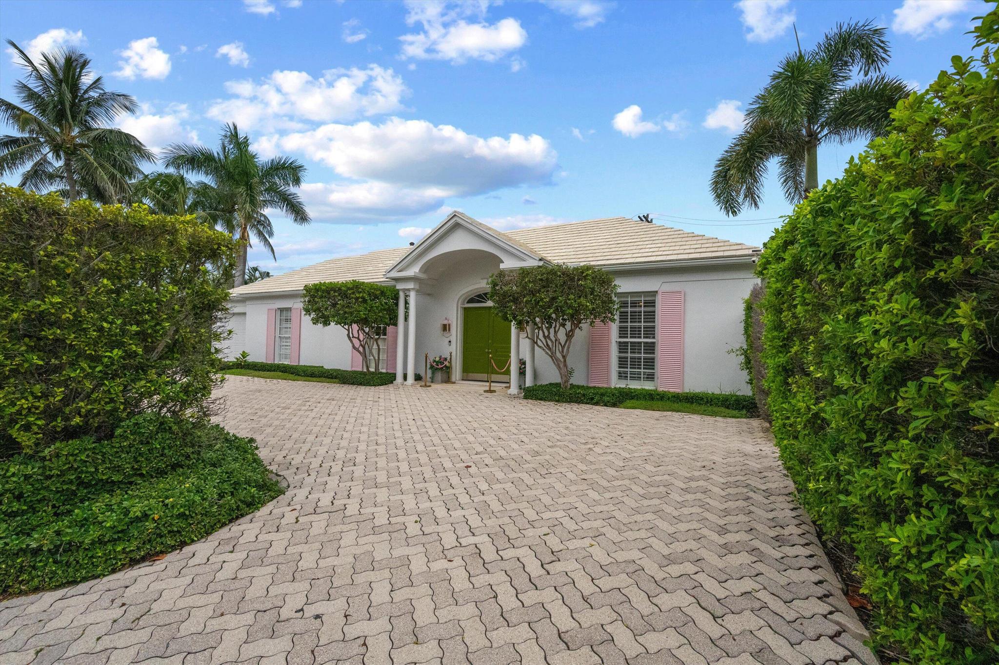 201 Bahama Ln