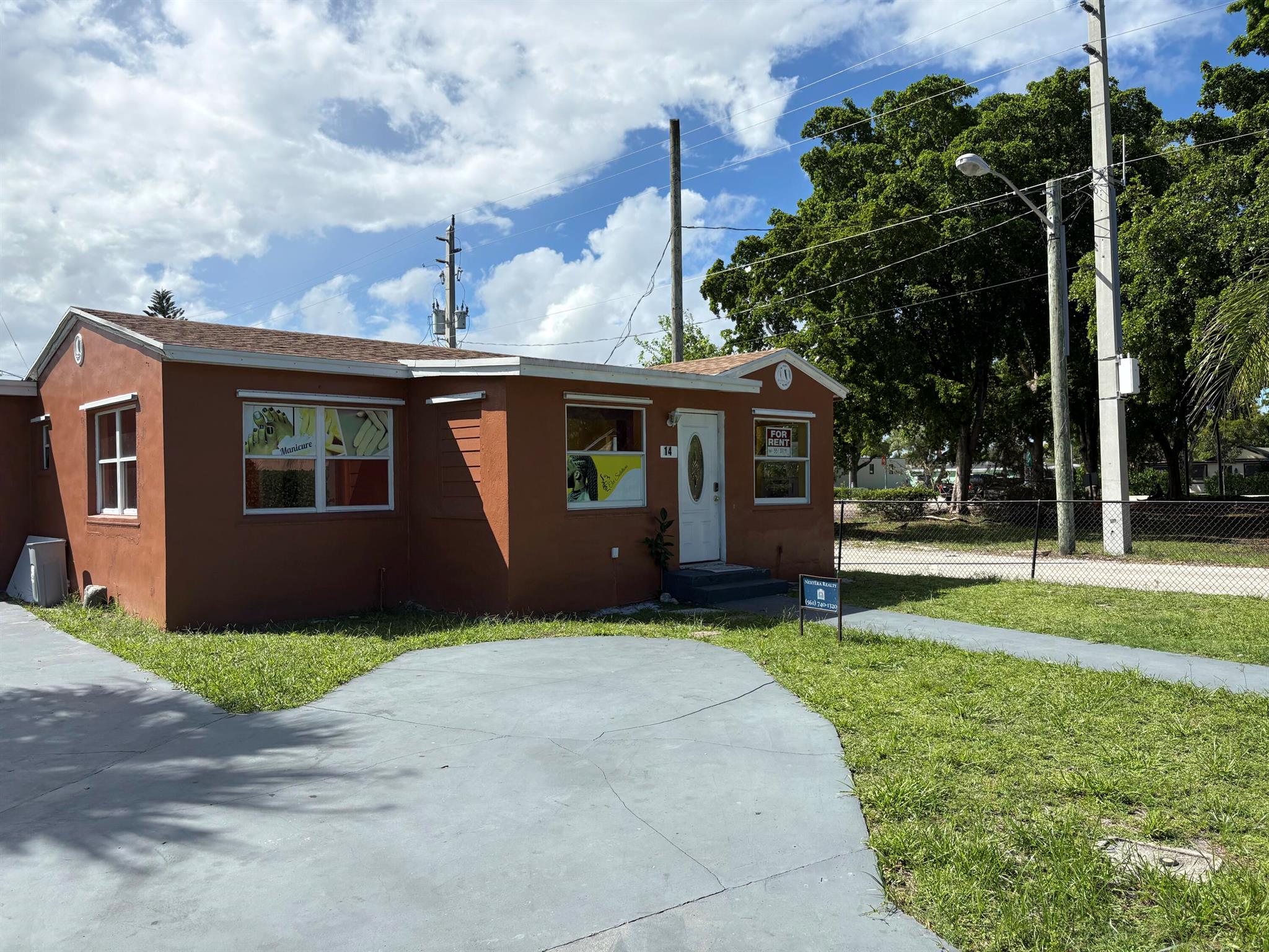 14 SW 11th Ave