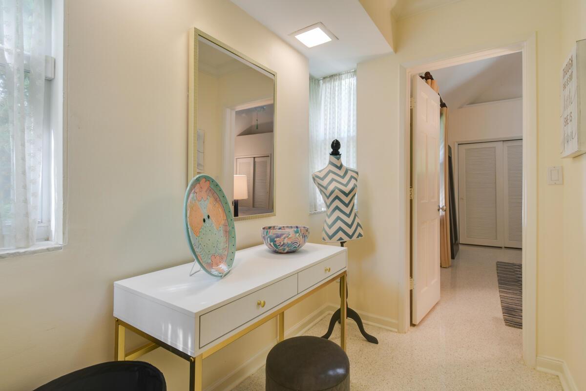 229 Colony Rd Jupiter Inlet Colony, FL 33469