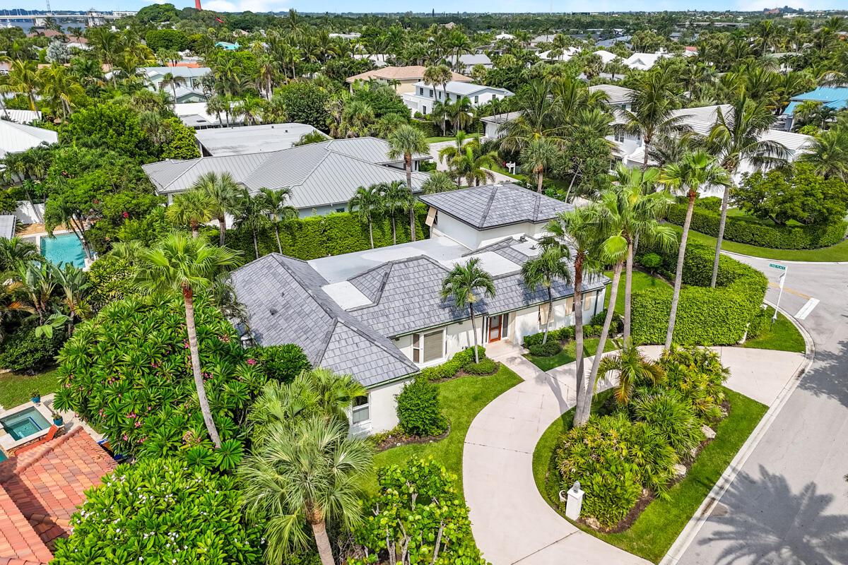 229 Colony Rd Jupiter Inlet Colony, FL 33469