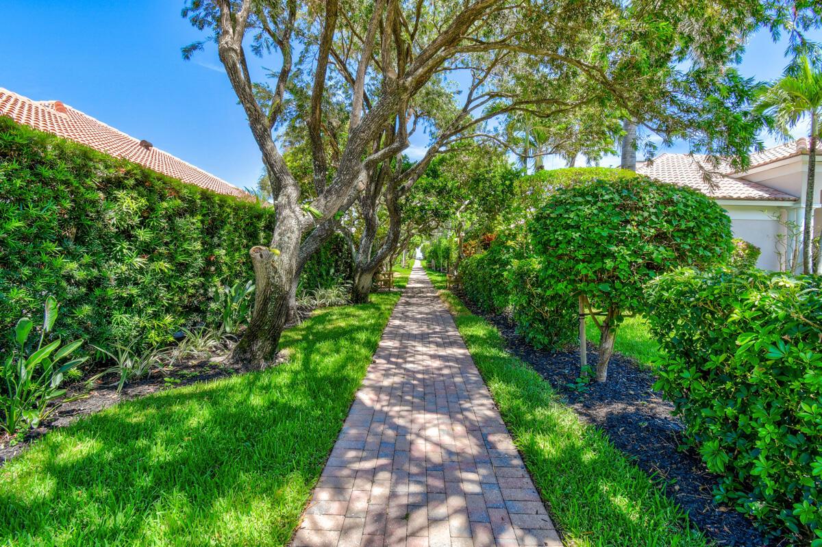 229 Colony Rd Jupiter Inlet Colony, FL 33469