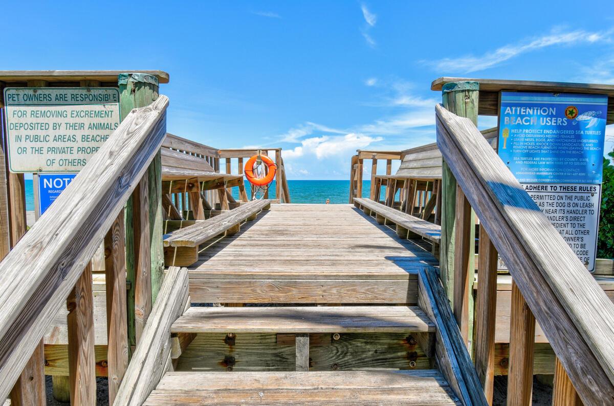 229 Colony Rd Jupiter Inlet Colony, FL 33469