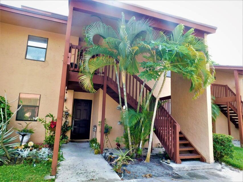 902 Lakeview Cir