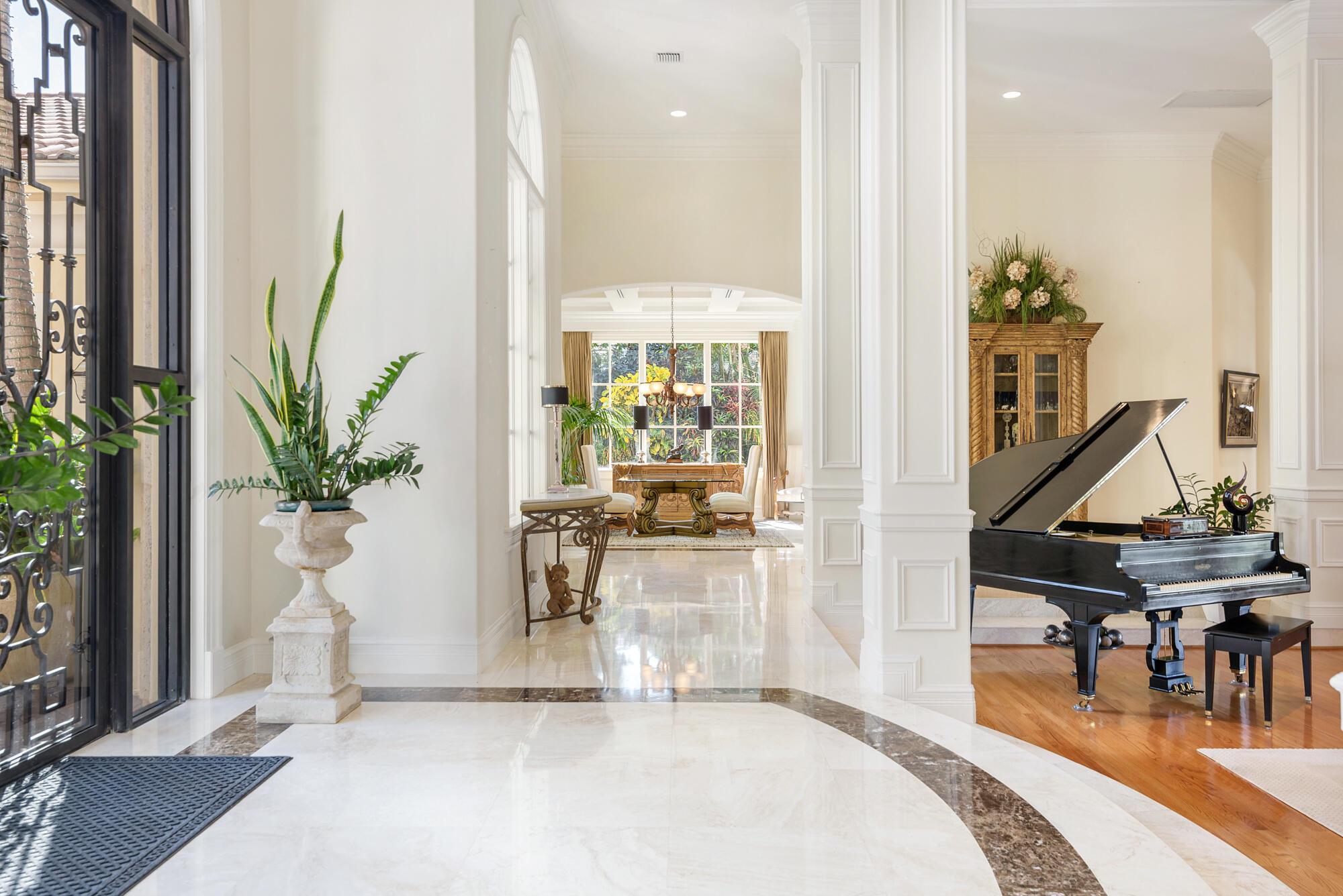 19223 Riverside Dr Tequesta, FL 33469