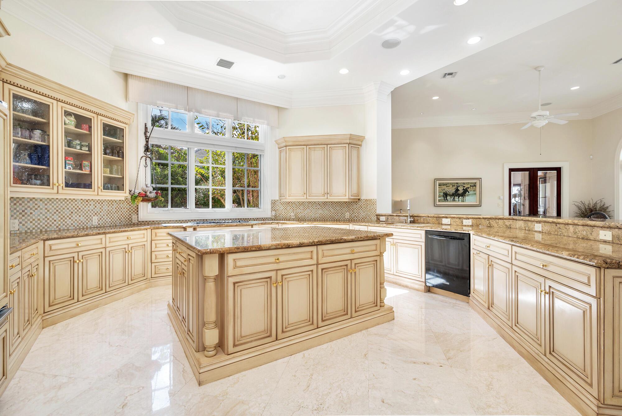 19223 Riverside Dr Tequesta, FL 33469