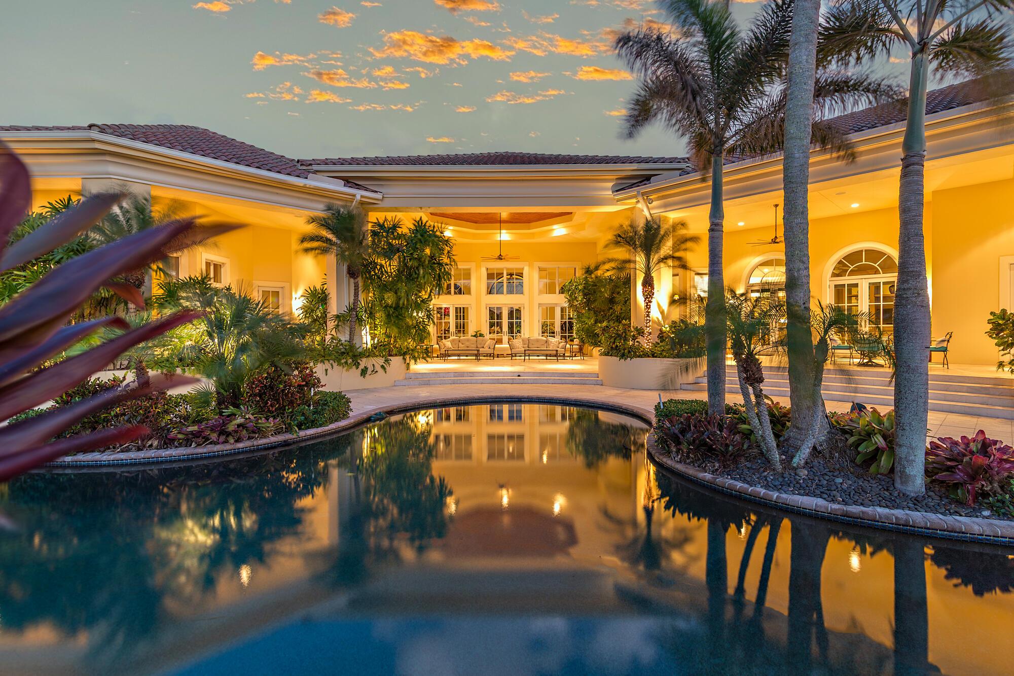 19223 Riverside Dr Tequesta, FL 33469