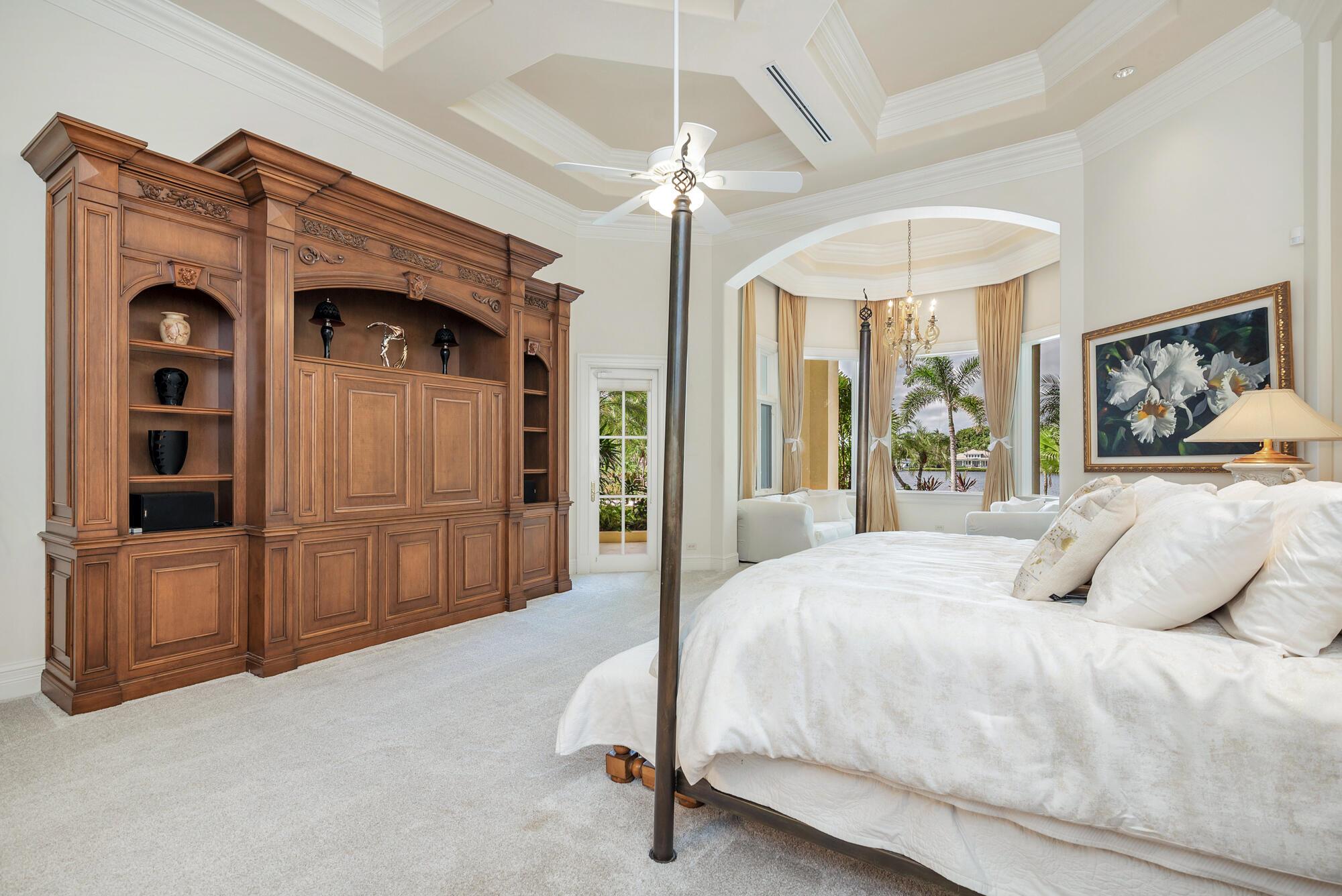 19223 Riverside Dr Tequesta, FL 33469