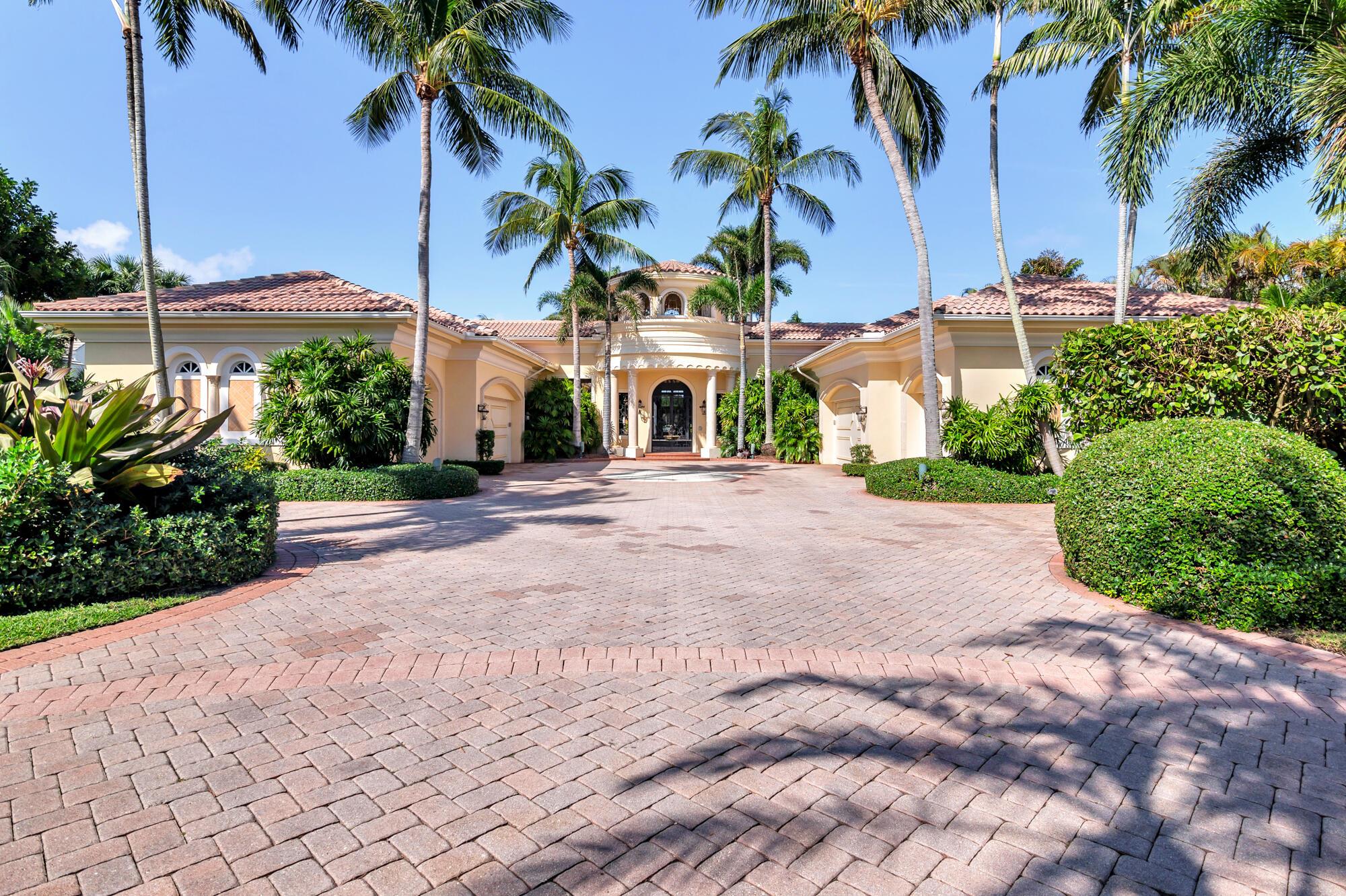 19223 Riverside Dr Tequesta, FL 33469