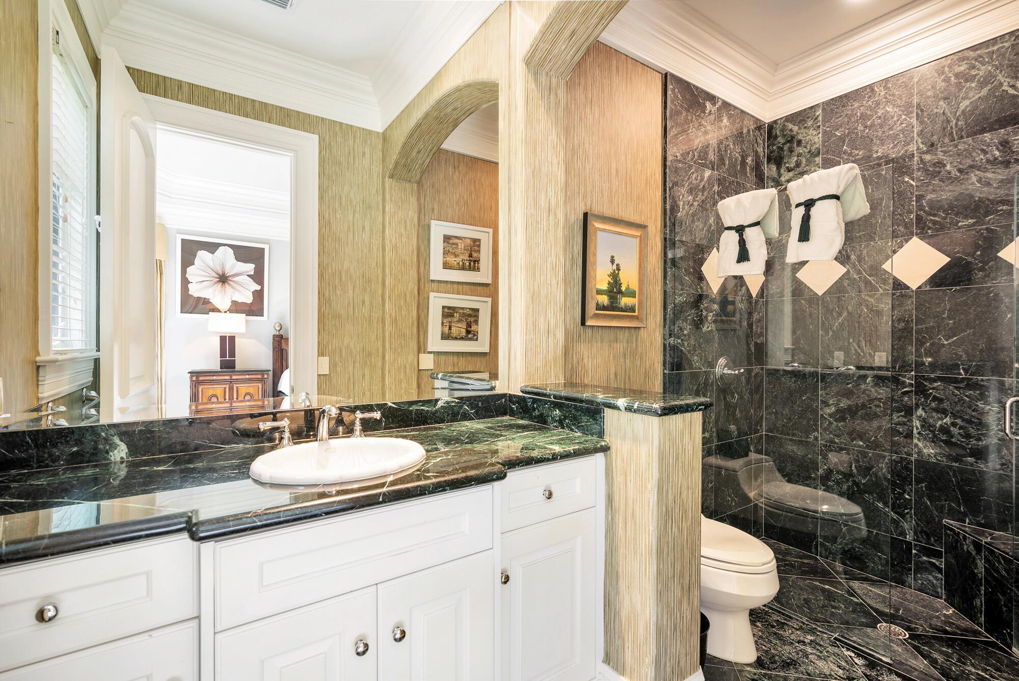 19223 Riverside Dr Tequesta, FL 33469