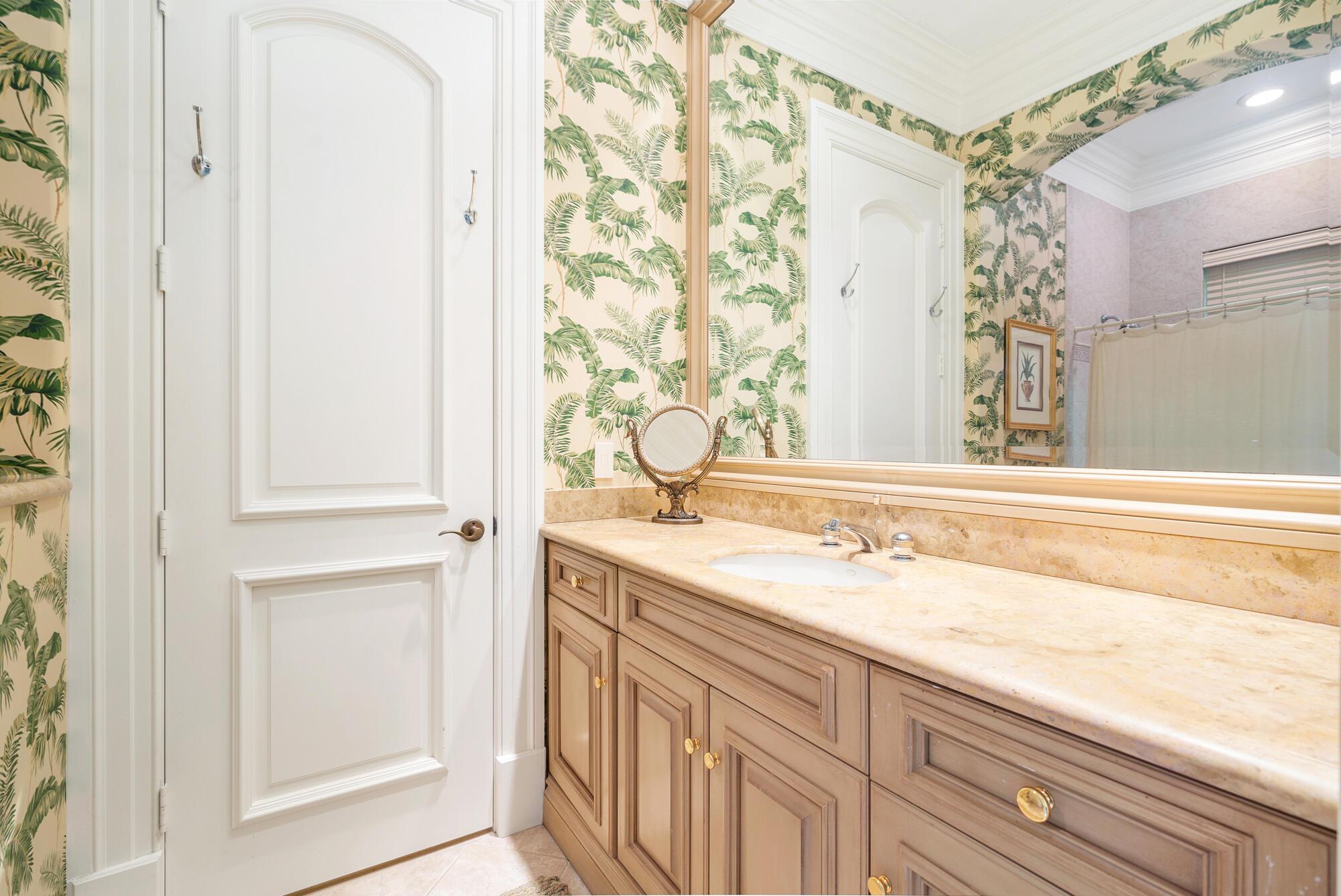 19223 Riverside Dr Tequesta, FL 33469