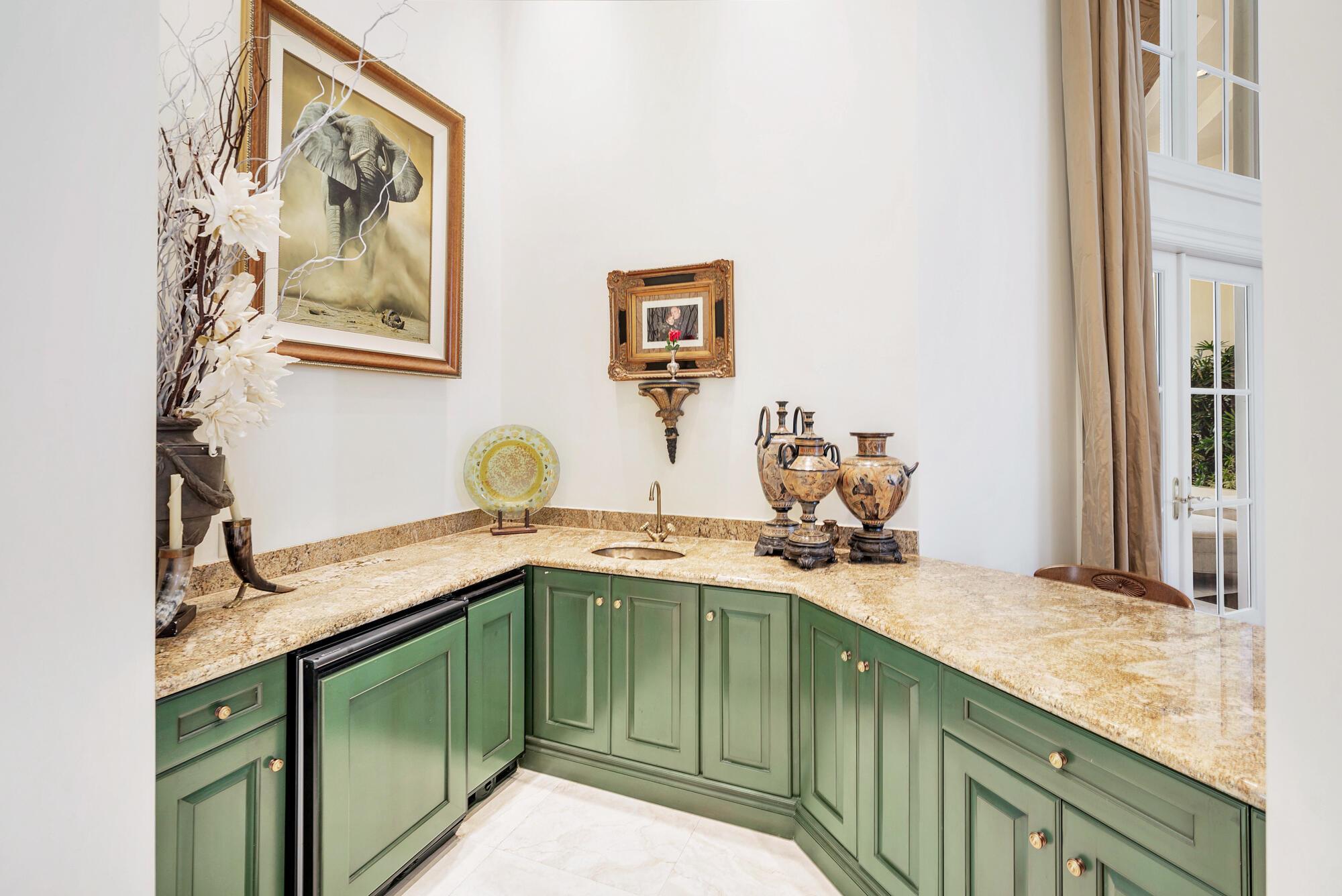 19223 Riverside Dr Tequesta, FL 33469