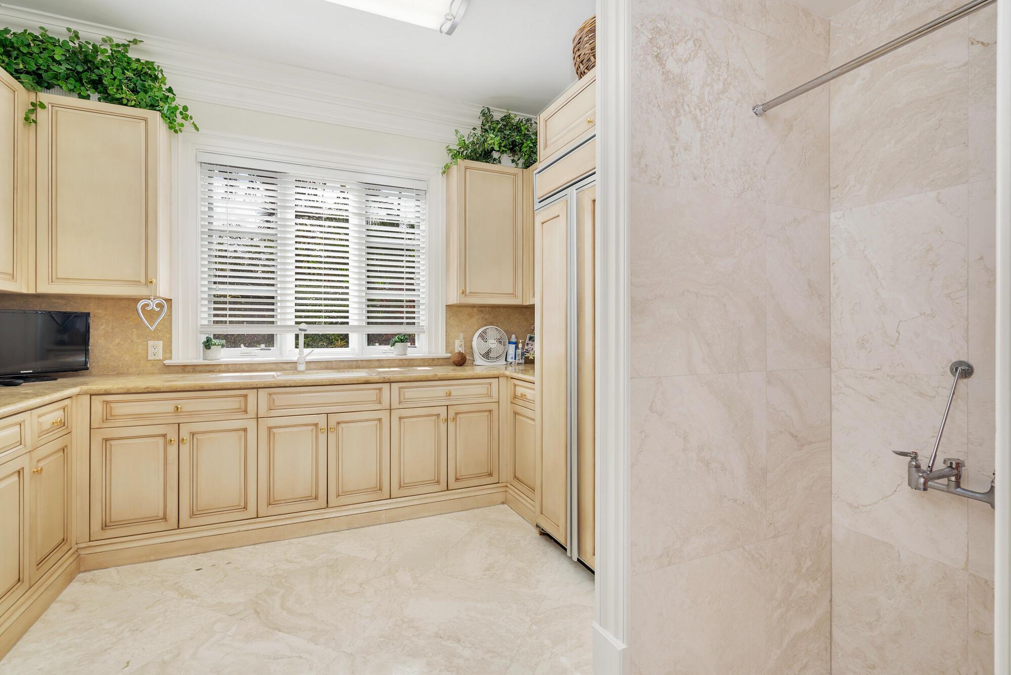 19223 Riverside Dr Tequesta, FL 33469