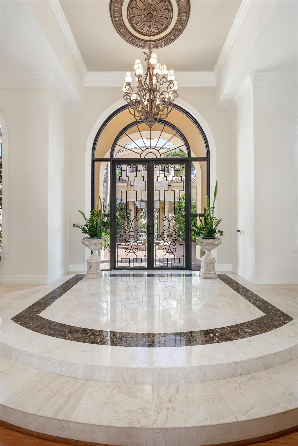 19223 Riverside Dr Tequesta, FL 33469