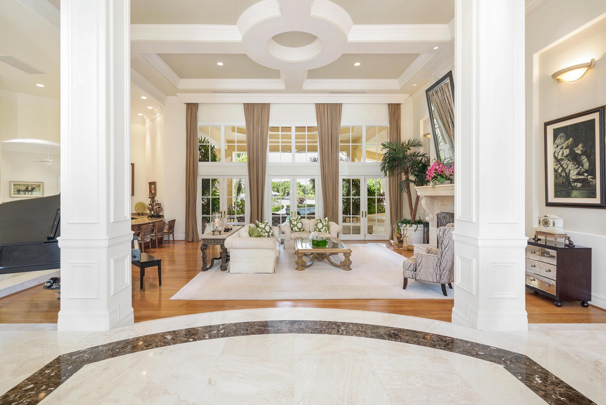 19223 Riverside Dr Tequesta, FL 33469