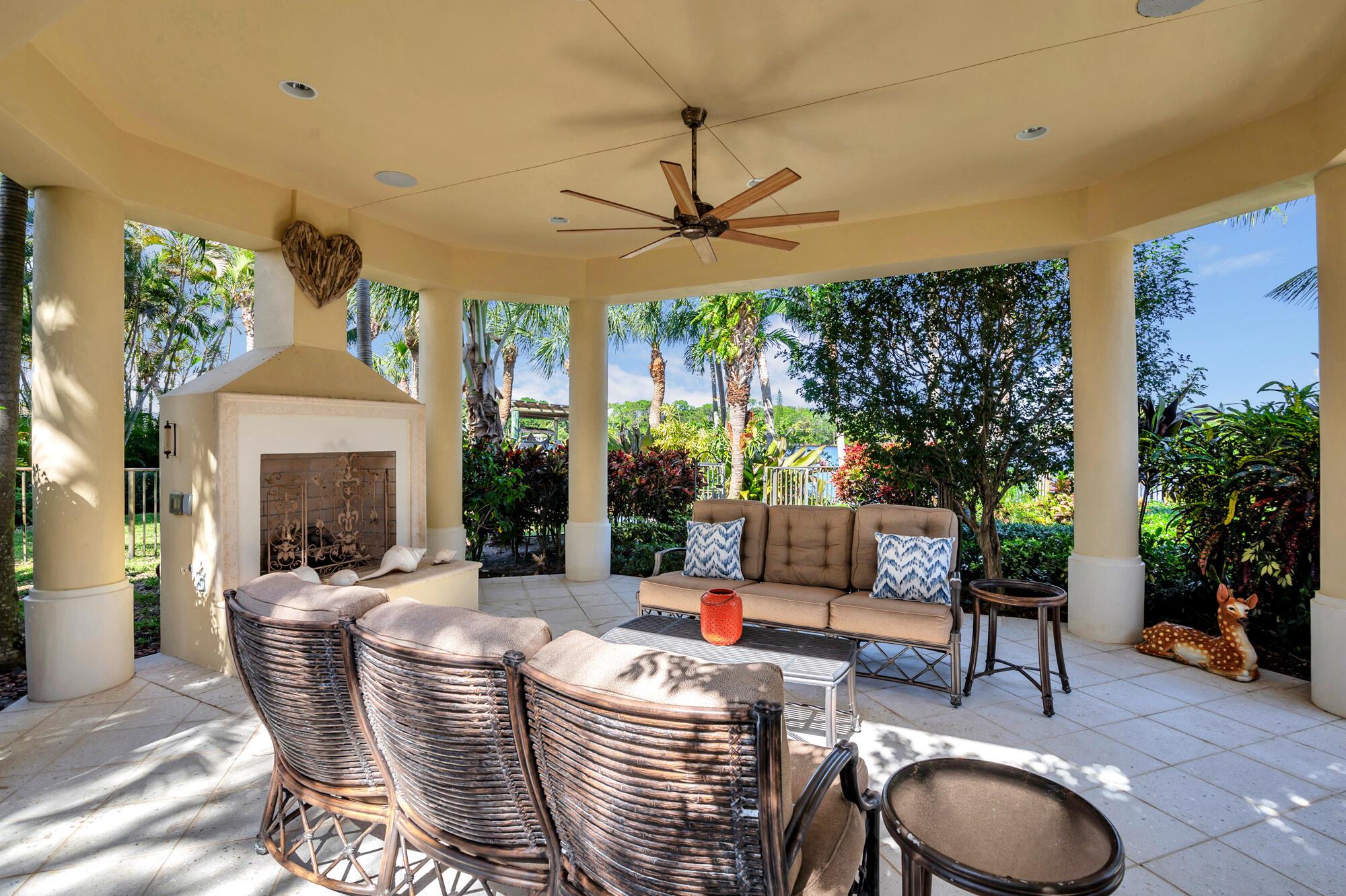 19223 Riverside Dr Tequesta, FL 33469