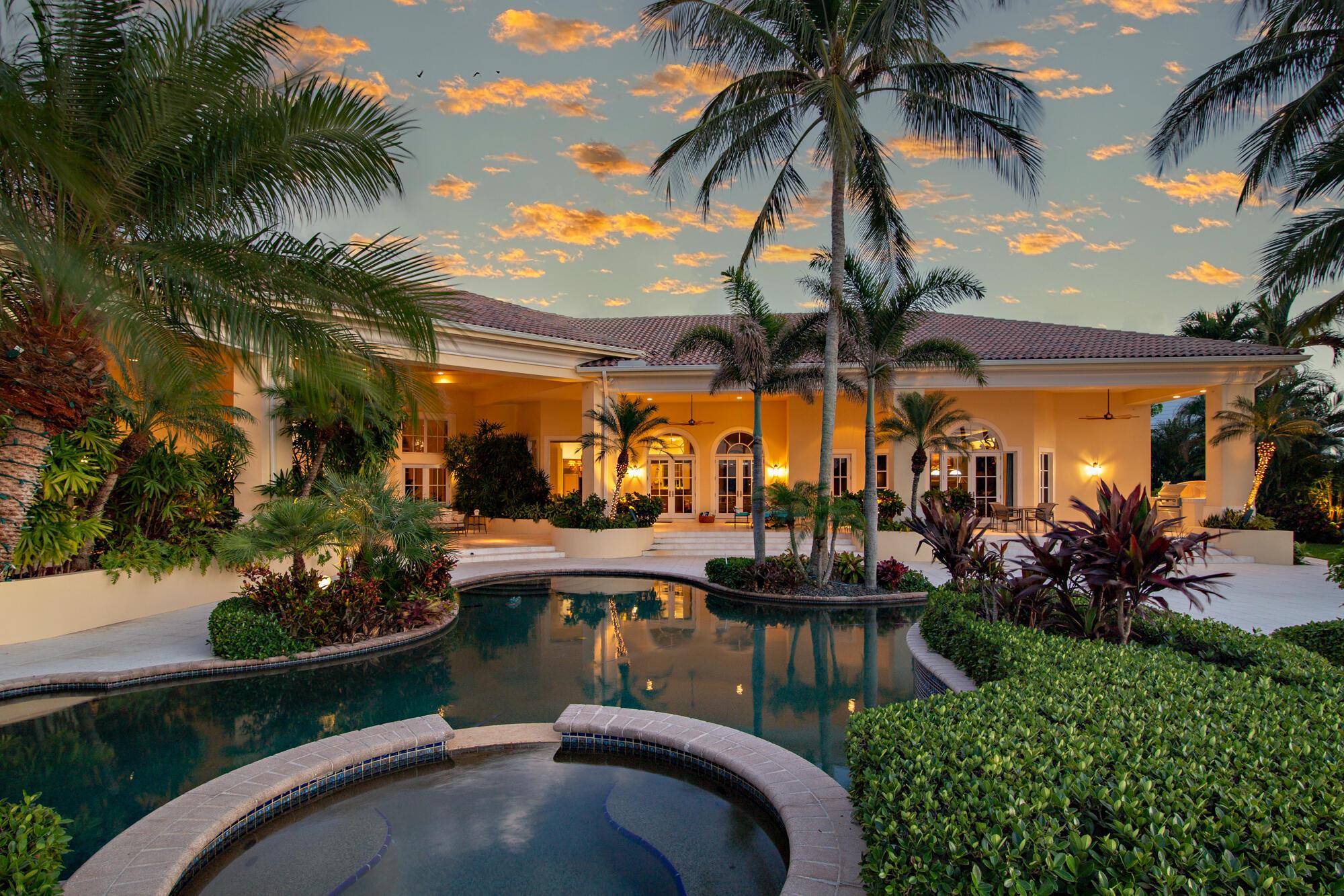 19223 Riverside Dr Tequesta, FL 33469