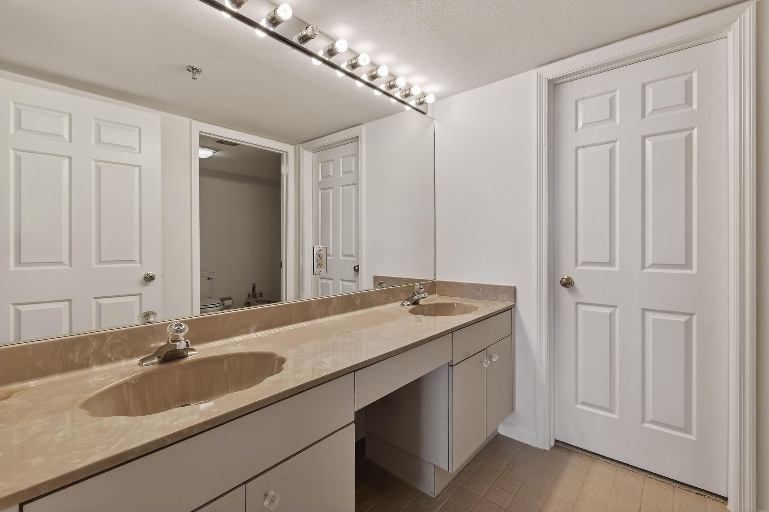 176 Helios #401 Jupiter, FL 33477