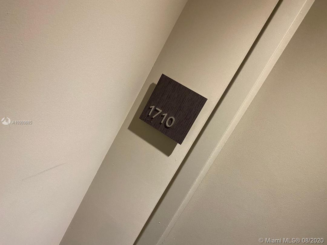 image Brickell Ten12