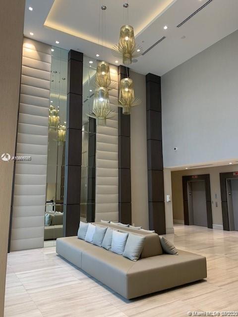 image Brickell Ten6
