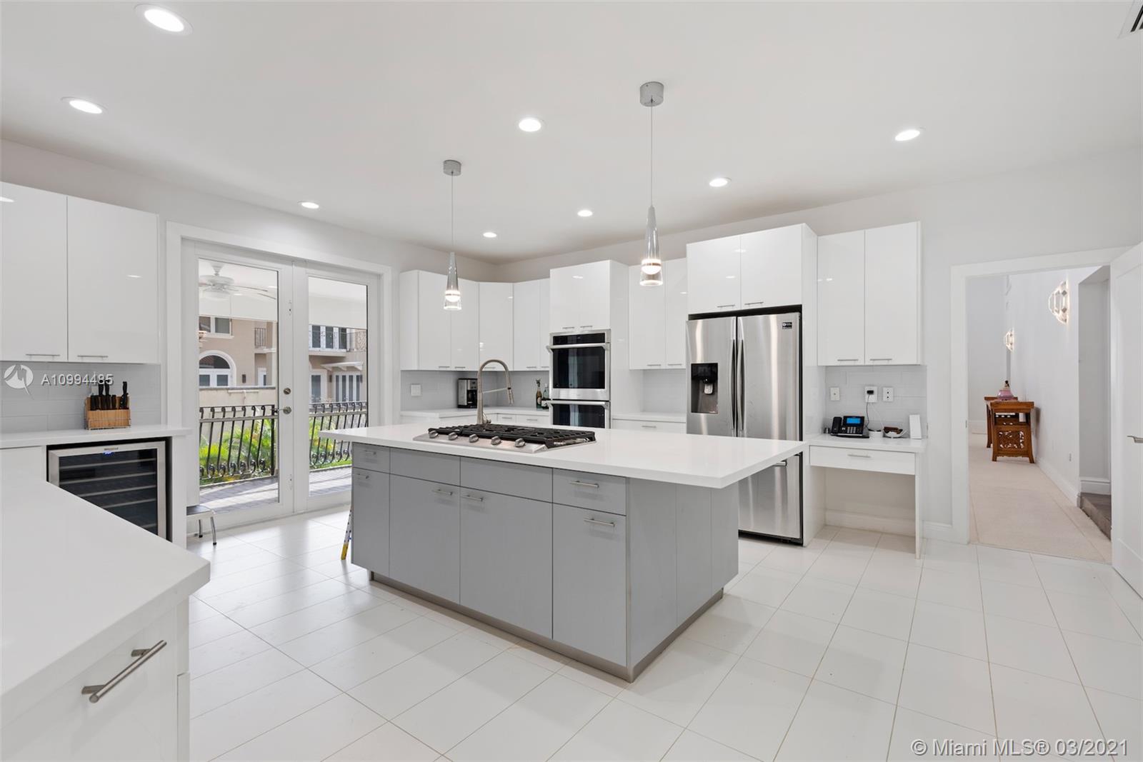 3600 Curtiss Ln Miami, FL 33133